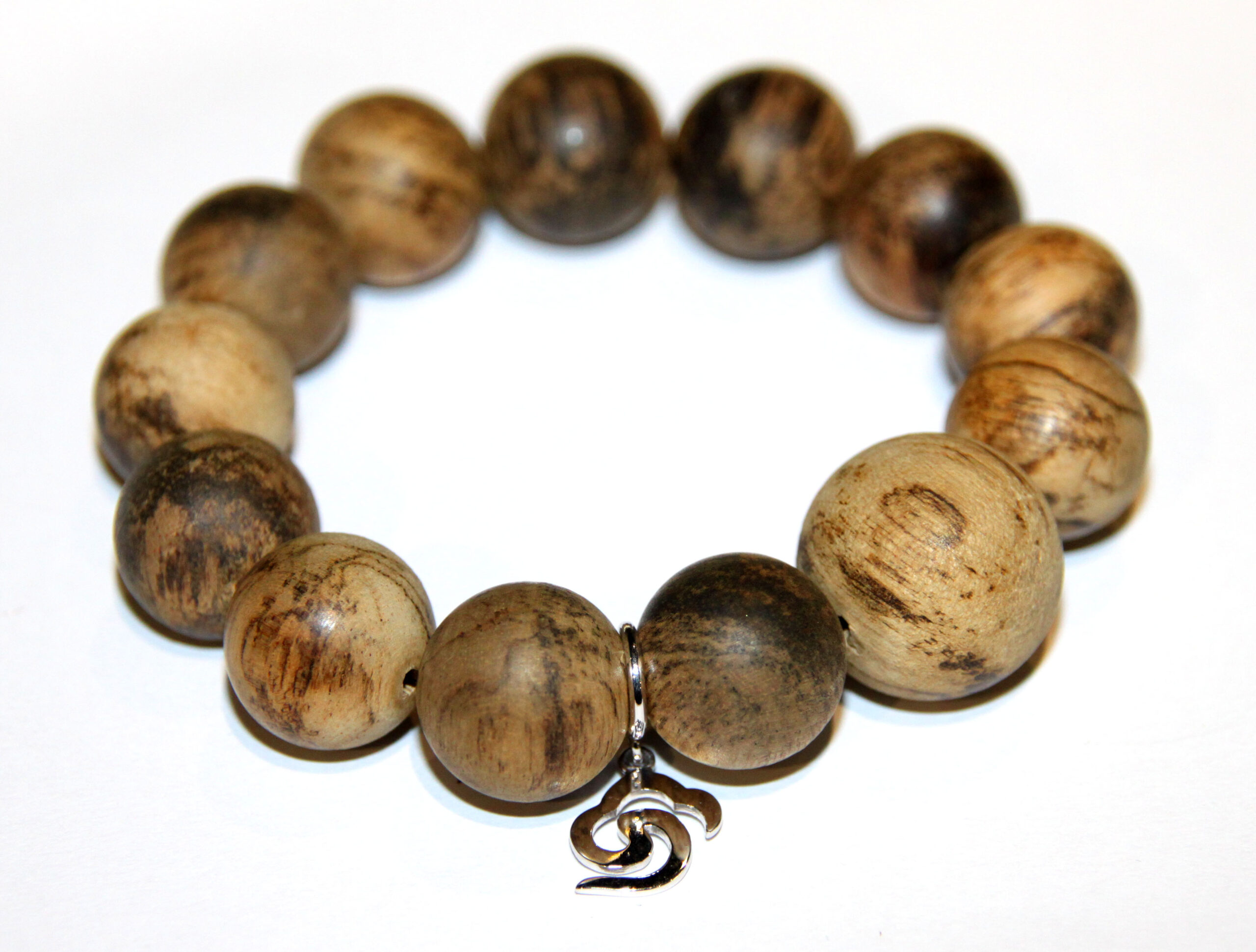 Insense agarwood bracelet presentation 3